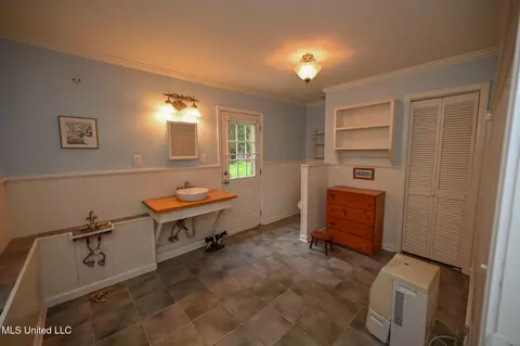 Bath - 3501 Hwy 305, Hernando, MS 38632 photo 6 of 6