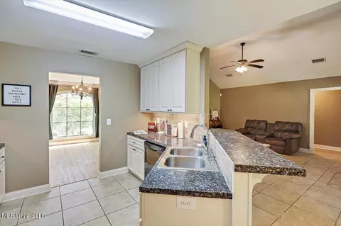150 Britton Cir, Flowood, MS 39232 photo 13