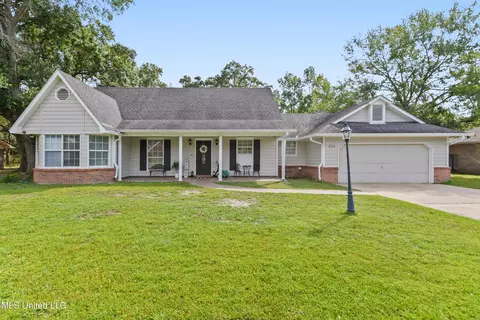 236 Tantallon Dr, Ocean Springs, MS 39564
