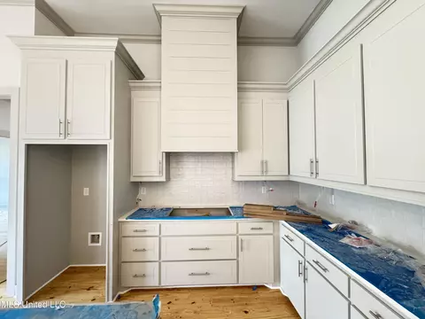 Kitchen - 650 Prosperity Pl, Brandon, MS 39042 photo 2 of 2