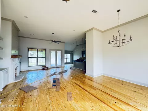 Living - 650 Prosperity Pl, Brandon, MS 39042 photo 3 of 3