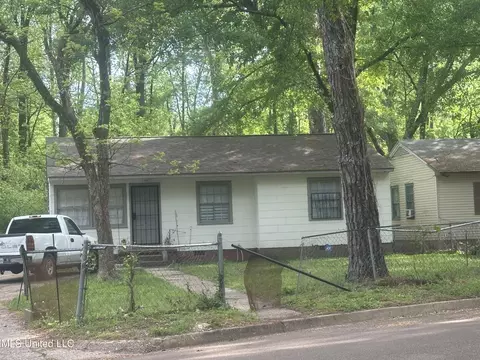 3805 Jayne Ave, Jackson, MS 39209 photo 1