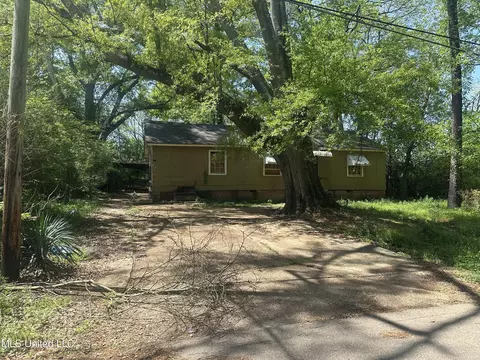 2805 Fairhill Dr, Jackson, MS 39212 photo 1
