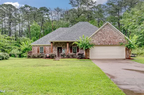 523 Mildred Cir, Florence, MS 39073