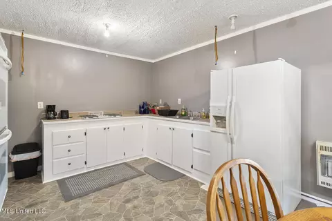 Kitchen - 1600 Wright Rd, Raymond, MS 39154 photo 5 of 5