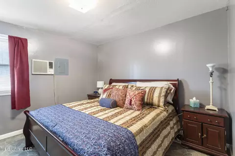 Bedroom - 1600 Wright Rd, Raymond, MS 39154 photo 5 of 7
