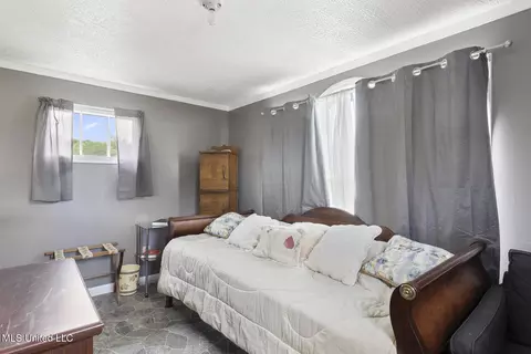 Bedroom - 1600 Wright Rd, Raymond, MS 39154 photo 6 of 7