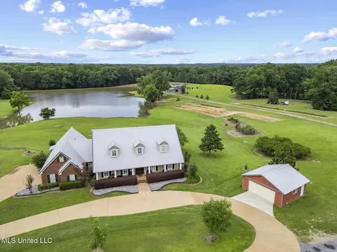 1600 Wright Rd, Raymond, MS 39154