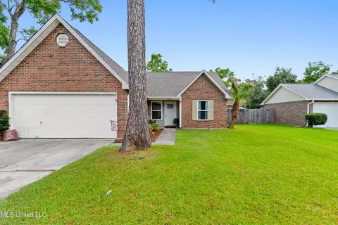 14174 Spruce Ct, Gulfport, MS 39503