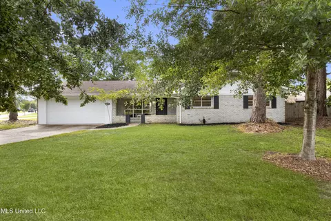 2099 Rustwood Dr, Biloxi, MS 39532