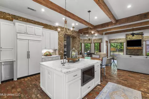 Kitchen - 100 Stonebridge Dr, Madison, MS 39110 photo 5 of 5