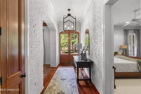 Entry Way - 100 Stonebridge Dr, Madison, MS 39110 photo 1 of 3