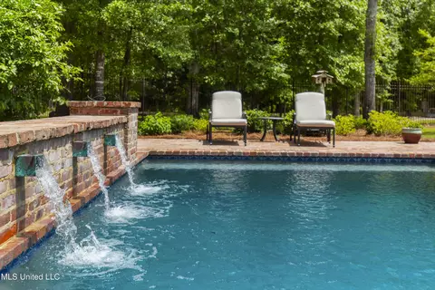 Exterior - 100 Stonebridge Dr, Madison, MS 39110 photo 6 of 9