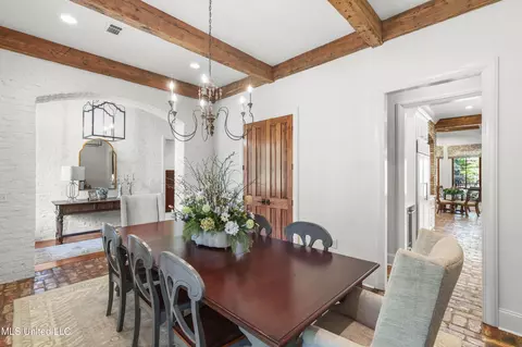 Dining - 100 Stonebridge Dr, Madison, MS 39110 photo 1 of 2