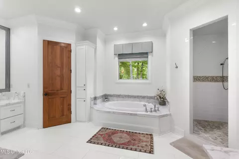Bath - 100 Stonebridge Dr, Madison, MS 39110 photo 2 of 5