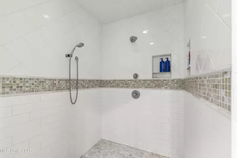 Bath - 100 Stonebridge Dr, Madison, MS 39110 photo 4 of 5