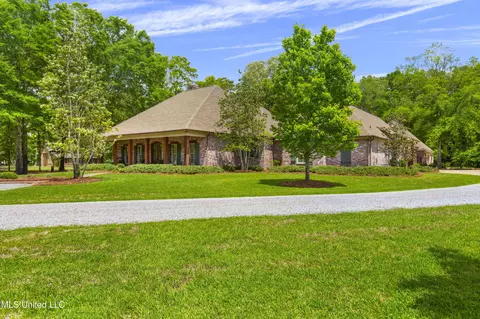 Exterior - 100 Stonebridge Dr, Madison, MS 39110 photo 2 of 9
