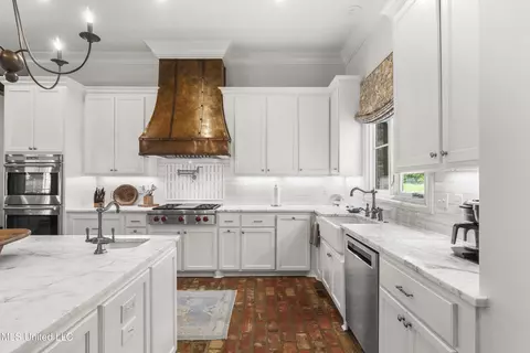 Kitchen - 100 Stonebridge Dr, Madison, MS 39110 photo 1 of 5