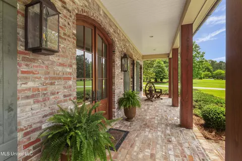 Exterior - 100 Stonebridge Dr, Madison, MS 39110 photo 4 of 9