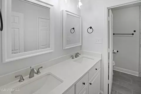 Bath - 111 Hickory Hill Pl, Brandon, MS 39042 photo 6 of 6