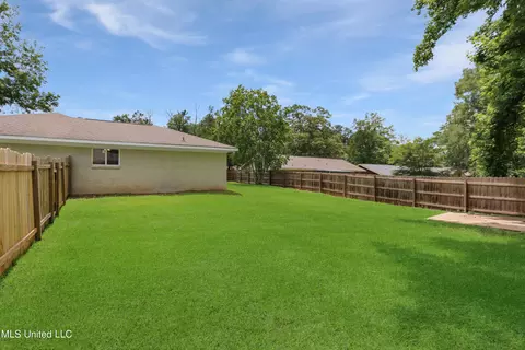 Exterior - 111 Hickory Hill Pl, Brandon, MS 39042 photo 4 of 5