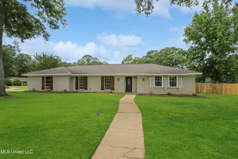 111 Hickory Hill Pl, Brandon, MS 39042