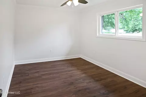 Bedroom - 111 Hickory Hill Pl, Brandon, MS 39042 photo 3 of 5