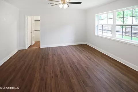 Bedroom - 111 Hickory Hill Pl, Brandon, MS 39042 photo 2 of 5