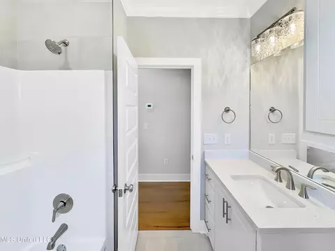 Bath - 652 Prosperity Pl, Brandon, MS 39042 photo 5 of 5