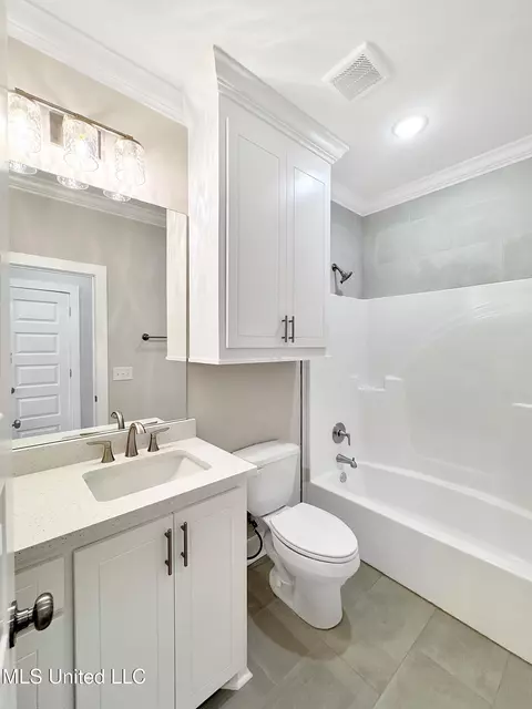 Bath - 652 Prosperity Pl, Brandon, MS 39042 photo 1 of 5