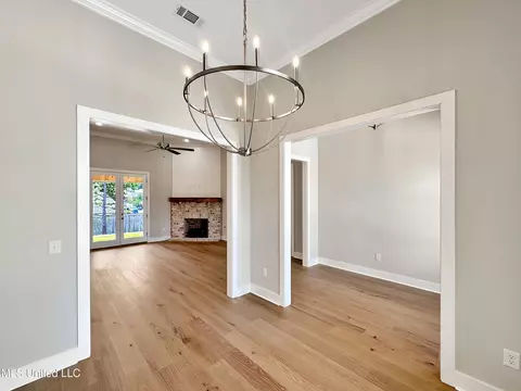 Dining - 652 Prosperity Pl, Brandon, MS 39042 photo 2 of 3