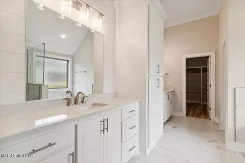 Bath - 648 Prosperity Pl, Brandon, MS 39042 photo 1 of 4