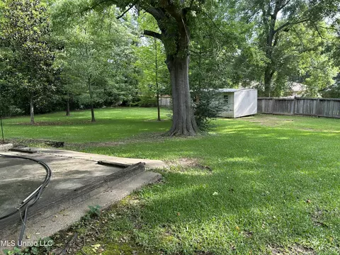 1260 Greenbriar St, Jackson, MS 39211 photo 19