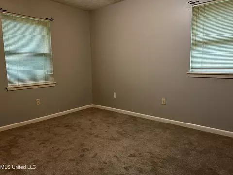 1260 Greenbriar St, Jackson, MS 39211 photo 12