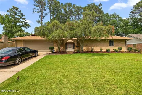5953 Lake Trace Cir, Jackson, MS 39211 photo 1