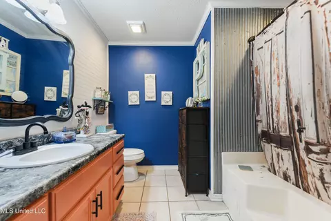 Bath - 6117 Tanner Williams Rd, Lucedale, MS 39452 photo 1 of 2