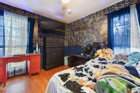 Bedroom - 6117 Tanner Williams Rd, Lucedale, MS 39452 photo 3 of 6