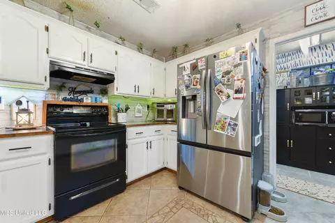 Kitchen - 6117 Tanner Williams Rd, Lucedale, MS 39452 photo 1 of 3