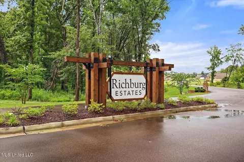 141 Richburg Ct, Pearl, MS 39208