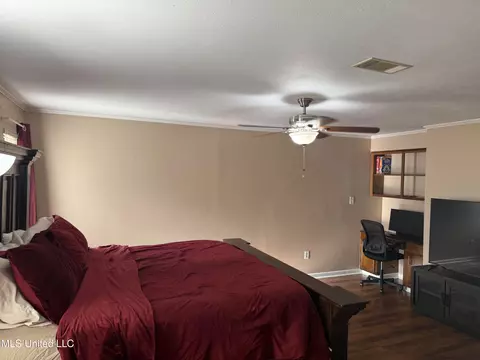 Bedroom - 79 Cedar Ln, Natchez, MS 39120 photo 4 of 5