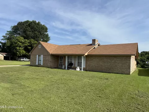 Exterior - 79 Cedar Ln, Natchez, MS 39120 photo 2 of 2