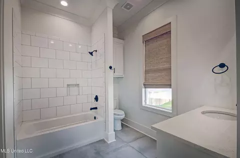 Bath - 251 Westlake Cir, Madison, MS 39110 photo 3 of 5