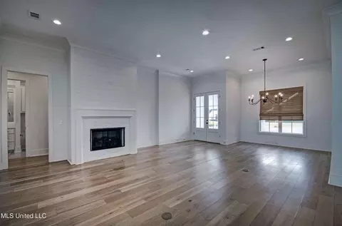 Living - 251 Westlake Cir, Madison, MS 39110 photo 1 of 4