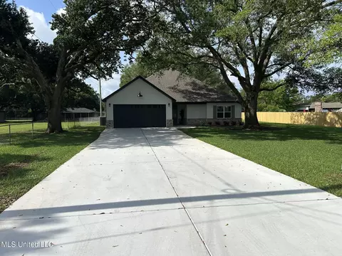 3076 Highland Ave, D'iberville, MS 39540