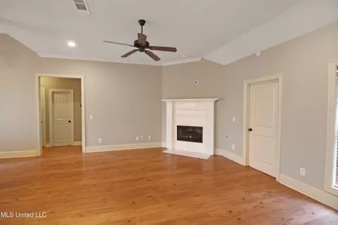 Living - 809 Jason Cv, Brandon, MS 39047 photo 1 of 5