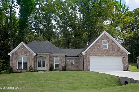 7696 Ridgefield Dr, Horn Lake, MS 38637