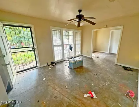 2566 Mcdowell Cir, Jackson, MS 39204 photo 3
