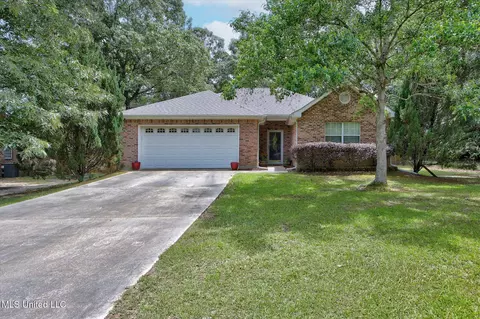 97166 Kapalama Dr, Diamondhead, MS 39525