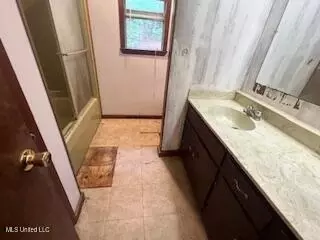 Entry Way - 22 Co Rd 223, Bruce, MS 38915 photo 1 of 2