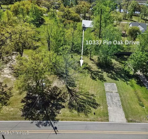 10337 Pin Oak Dr, Biloxi, MS 39532